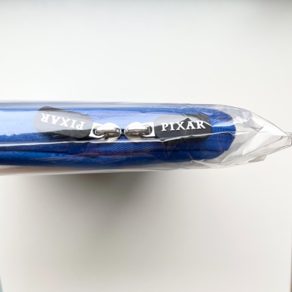 LE Toy Story Alien Laptop & Tablet Case - Picture 5 of 9